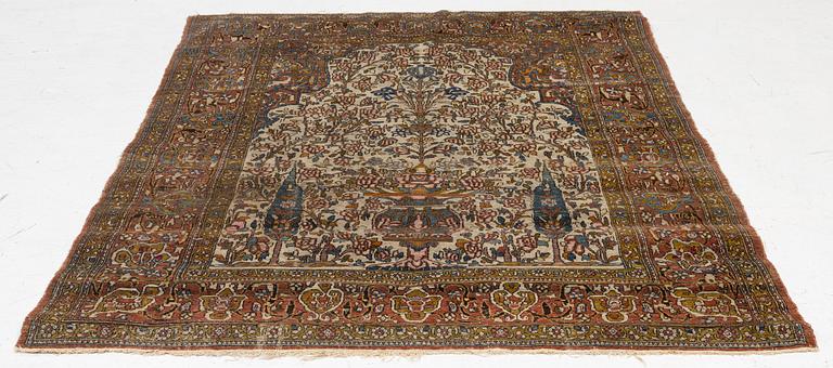 Rug, antique Isfahan, central Isfahan, c. 209 x 143 cm.