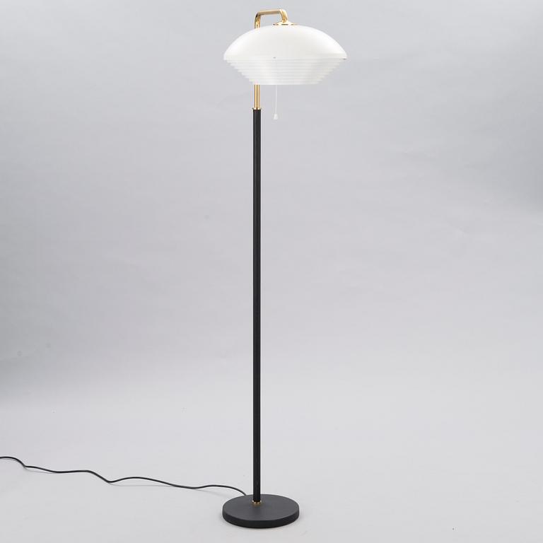 ALVAR AALTO, lattiavalaisin malli A811A, Artek 1900-luvun loppu.