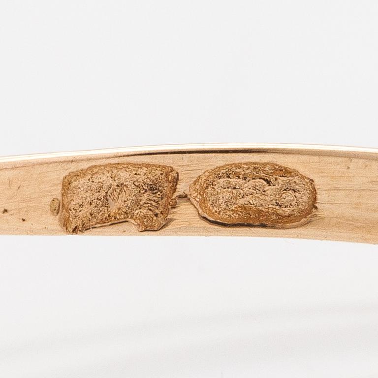 Ring och hänge, 14K guld, diamanter ca 0.05 ct totalt och safirer.