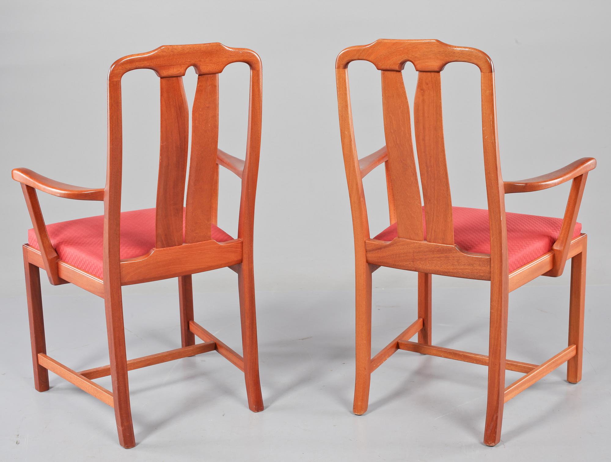 KARMSTOLAR, ett par, "Ambassadör", Carl Malmsten, Rydéns Interiör, tillverkade 1985.