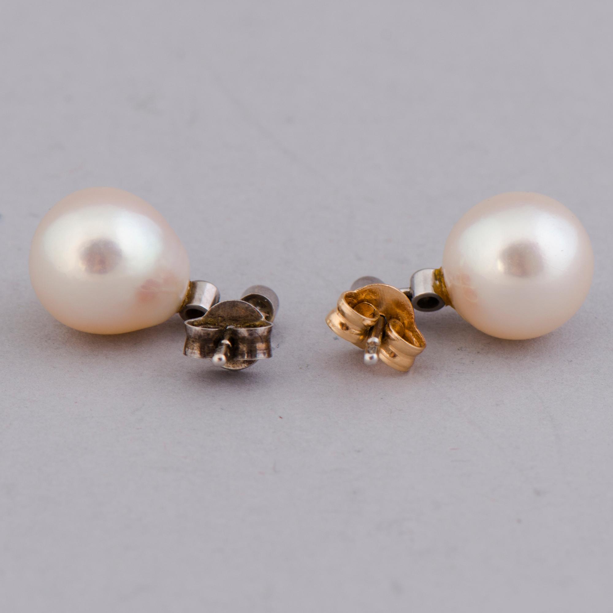 ÖRHÄNGEN, odlade pärlor, diamanter, 18K vitguld.