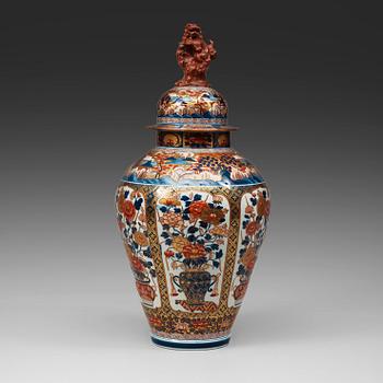 1502. A large 'Samson' imari jar with cover, late 19th Century.