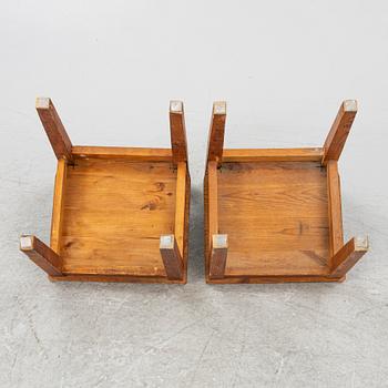 Stolar, ett par, sportstugemodell, 1900-talets mitt.