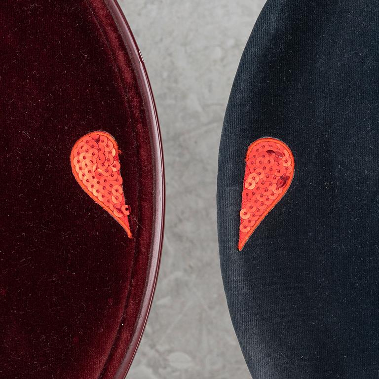 Arne Jacobsen, a pair of 'Sjuan' chairs, special edition Lala Berlin, Republic of Fritz Hansen, 2017.