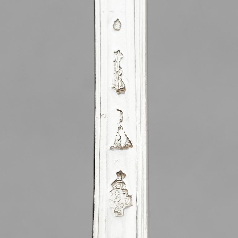 Bestickservis, silver, 27 delar, graverade med Axel von Fersens vapensköld samt tre med Lewenhaupts, Frankrike 1700-tal.