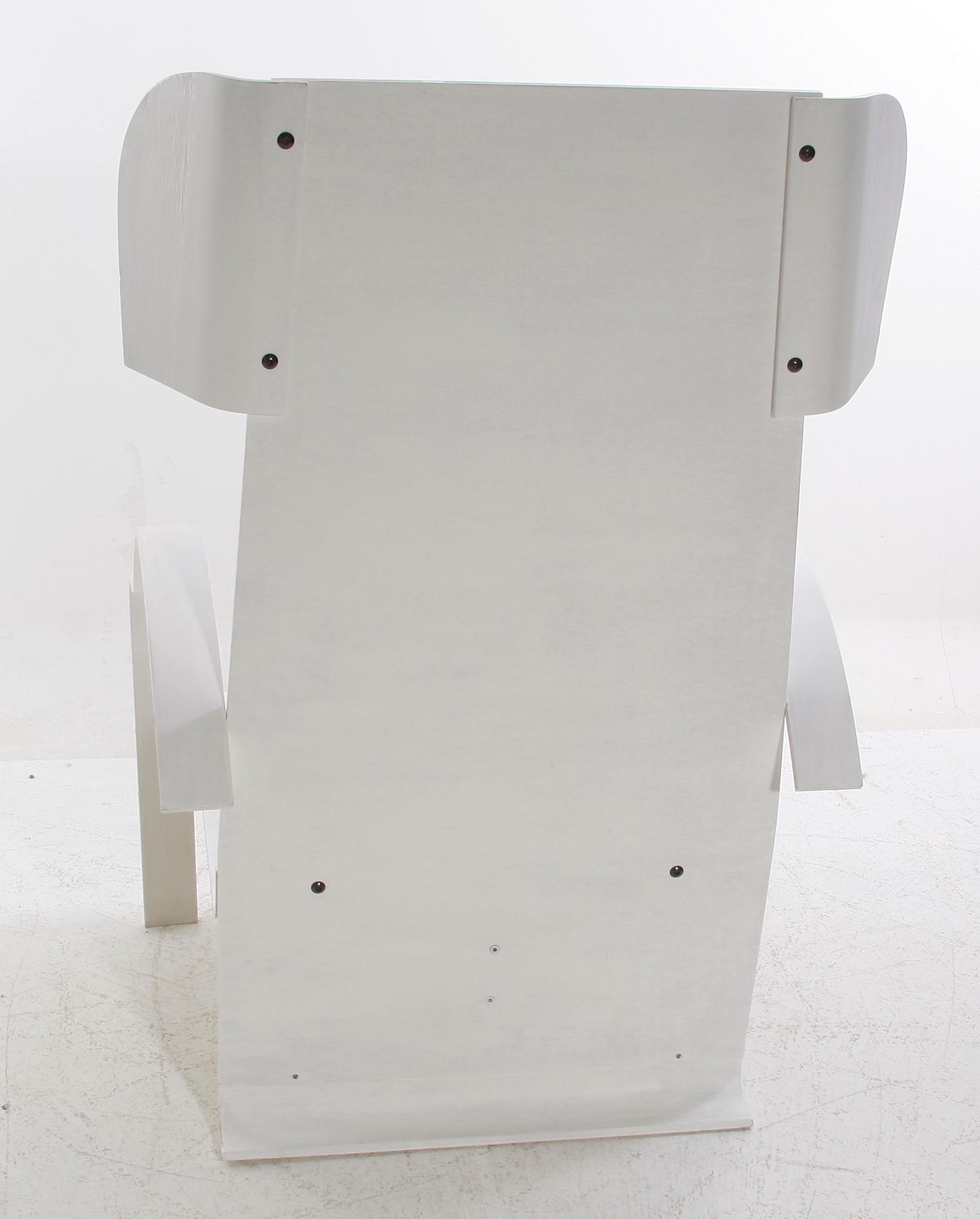 KARMSTOL, prototyp, "Tronföljd-Victoria", Louise Treschow.