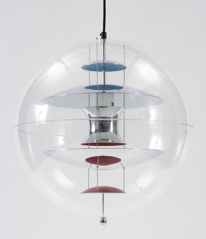 TAKLAMPA. "VP-Globe", Verner Panton, Verpa, Danmark. Höjd ca 50 cm, exklusive montering.