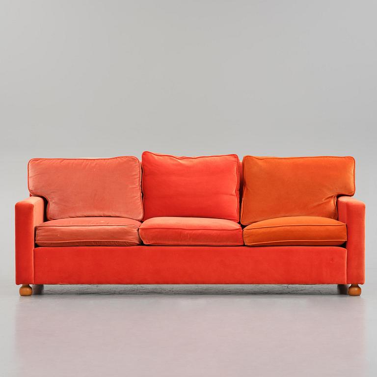 Josef Frank, a three-seated sofa, model 3031, Firma Svenskt Tenn, 2000s.