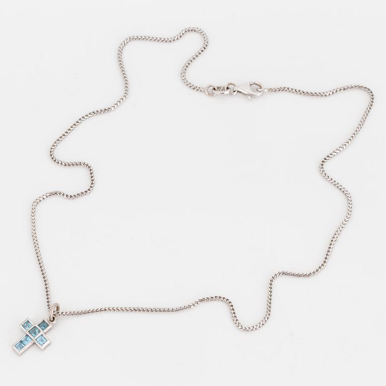 A NECKLACE, Theo Fennel, 18K white gold set with blue topazes.