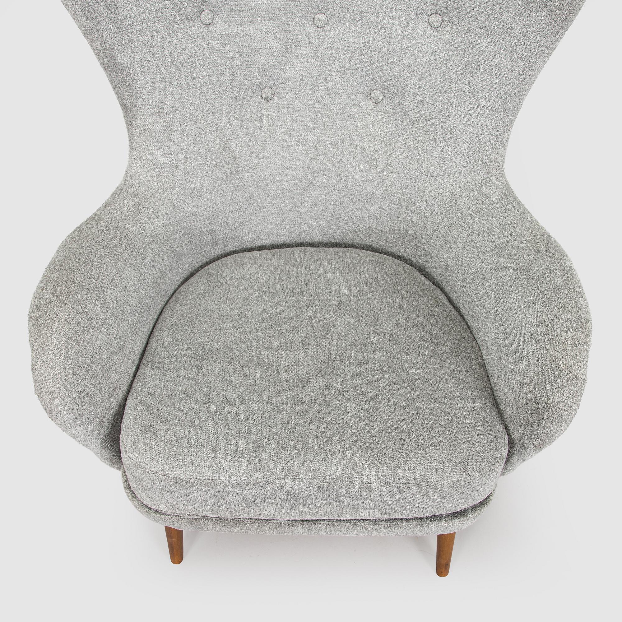 A mid-20th century armchair.