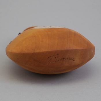 TORE SUNNA, a Sami birch and reindeer horn salt flask, signed T. Sunna.