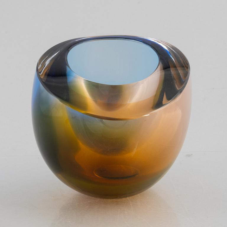 Göran Wärff, a glass vase, Kosta Boda.