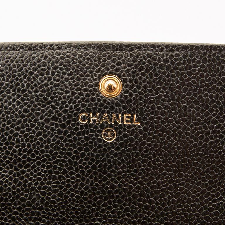 Chanel plånbok.