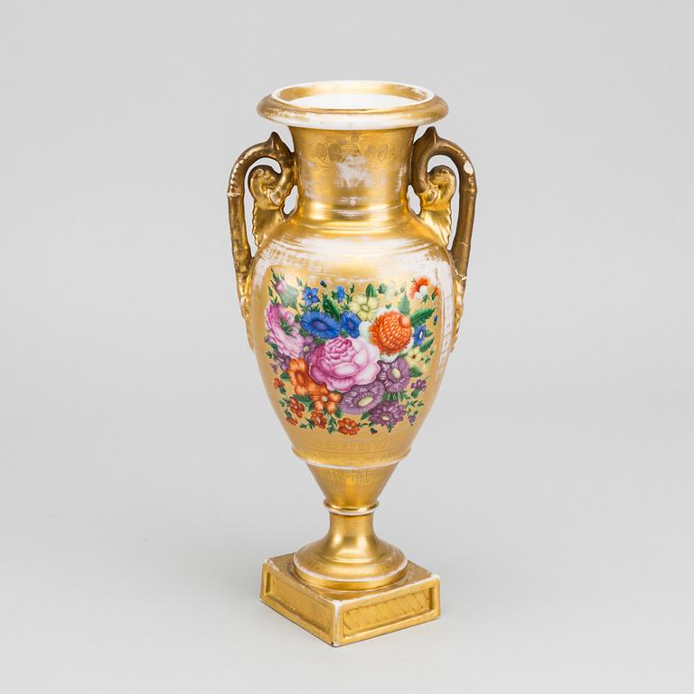 A RUSSIAN URN FROM THE 1820-30'S.