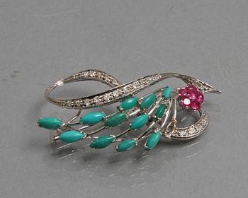 BROSCH, 18 K vitguld m diamanter (tot ca 0,42), turkoser o rubiner.
