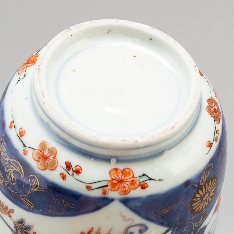 BURK med LOCK, porslin. Japan, Edo (1603 – 1868).