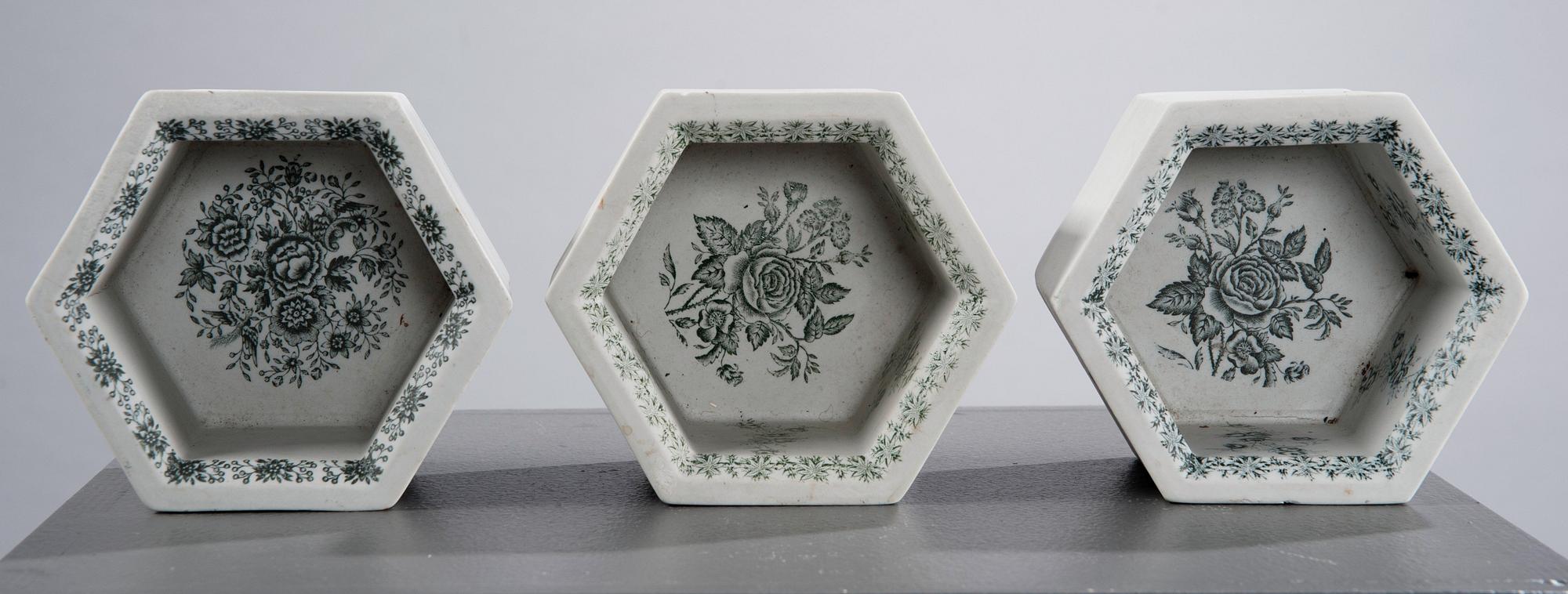 Rut Bryk, HEXAGON-TIILET, 3 KPL.