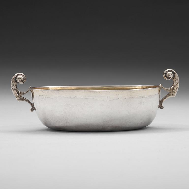 A Swedish 18th century parcel-gilt silver bowl, mark of Johan Dragman, Arboga (1701-1746).