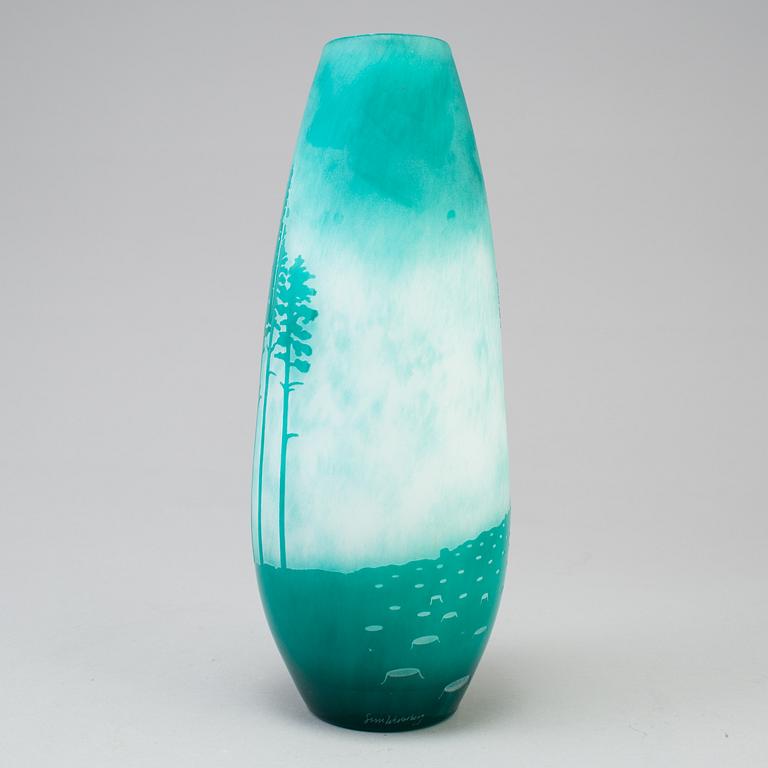 A Sissi Westerberg overlay glass vase, Reijmyre 2017.
