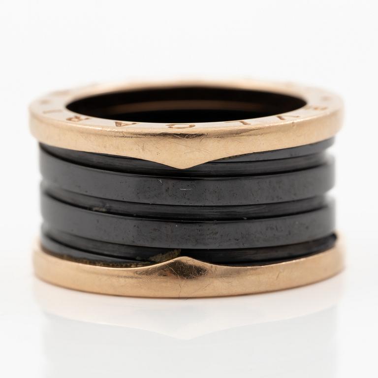Ring, Bulgari, “B.Zero1”, 18K gold and ceramic.
