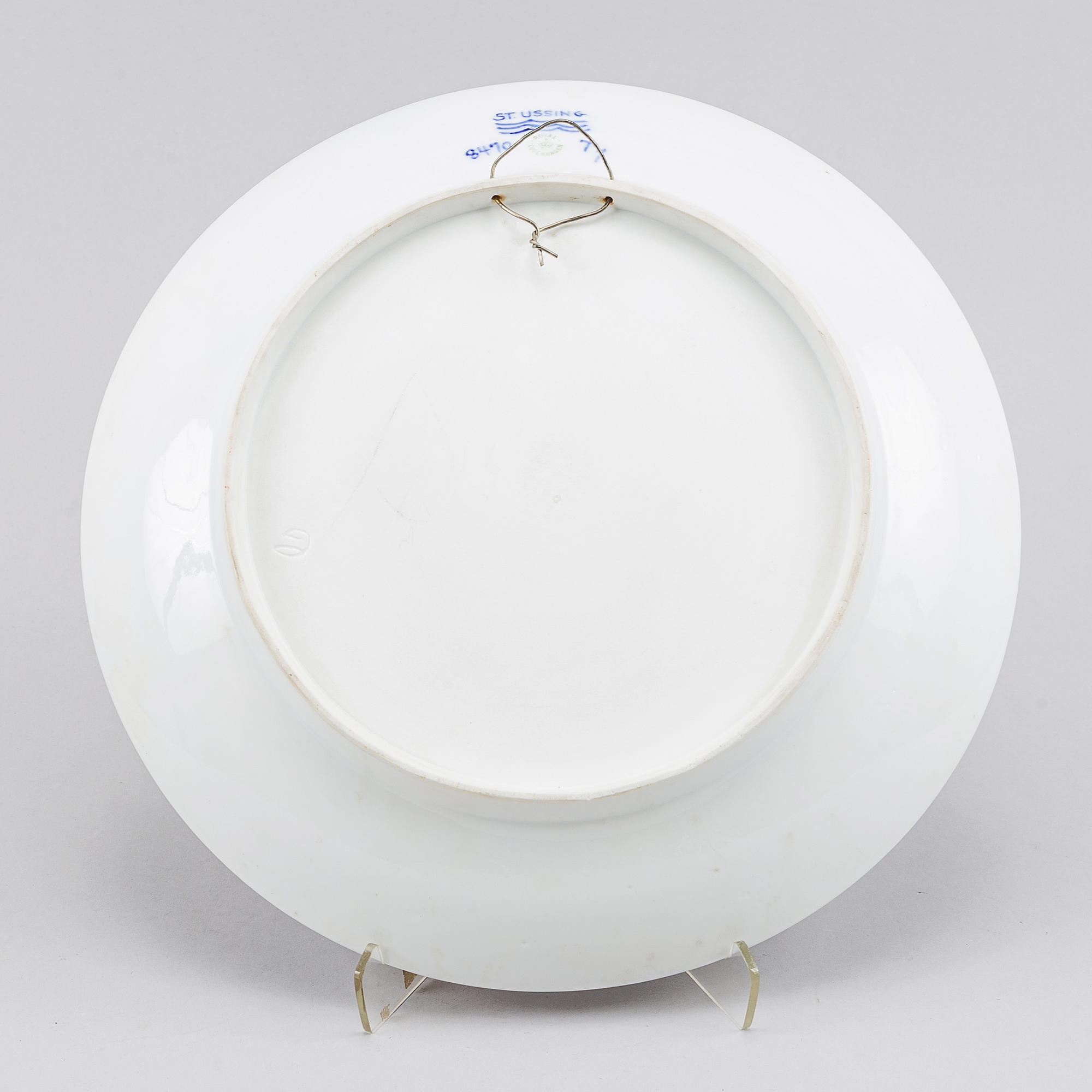 A porcelain dish by Stephan Ussing from Royal copenhagen.