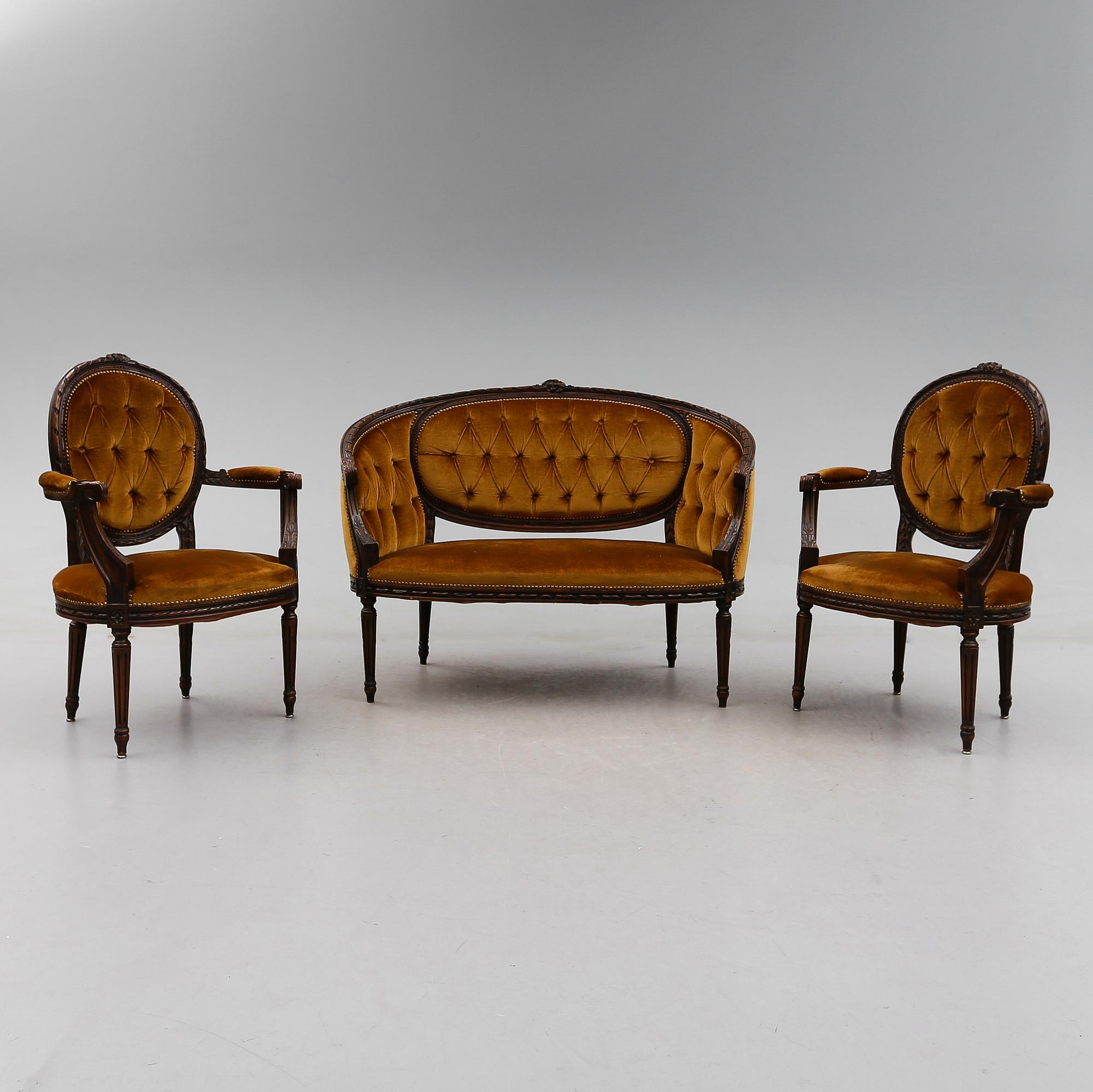 SOFFA OCH KARMSTOLAR, 1 par, gustaviansk stil, 1900-talets andra hälft.