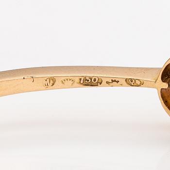 Otto Roland Mellin, An 18K gold bracelet with a cultured pearl and old-cut diamonds ca. 0.48 ct in total. Helsinki 1897.