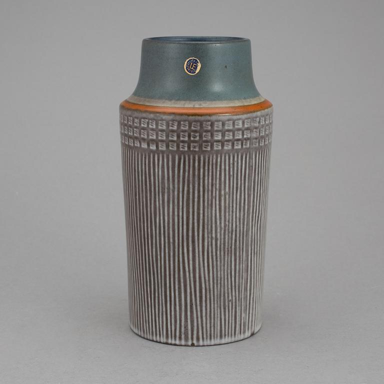 VAS, keramik, Mari Simmulson, Upsala-Ekeby, 1900-talets mitt.
