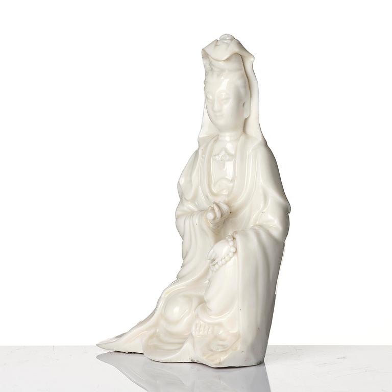 A blanc de chine figure of Guanyin, Qing dynasty,
