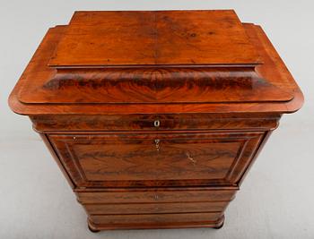 CHIFFONJÉ, 1800-talets andra hälft.