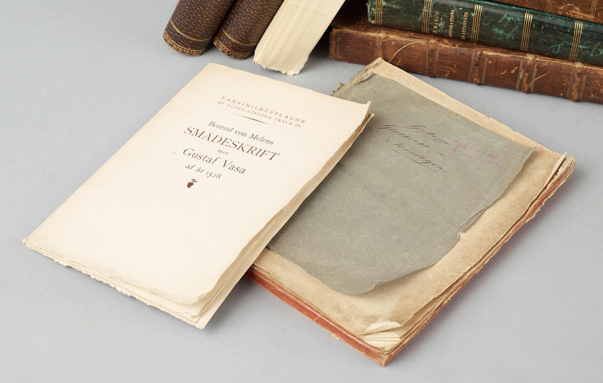 BOKPARTI OM HISTORIA, 27 vol, bla "Utkast till Helsinglands och Helsinge...Regemente.." av CP. Ström, Stockholm 1828.