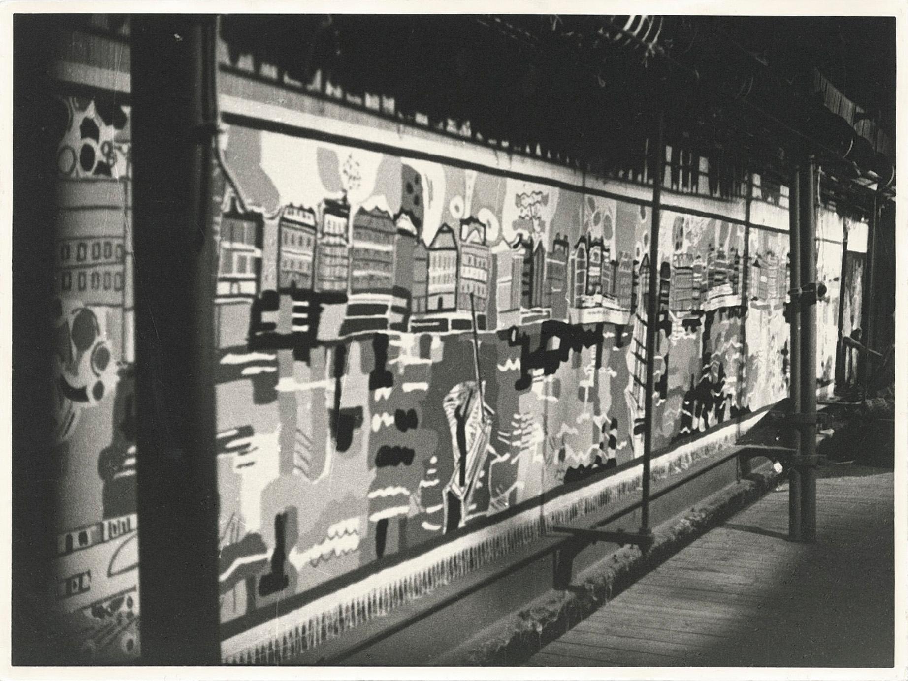 Lars Gynning, vävd tapet, gobelängteknik, ca 690 x 103 cm, signerad GYNNING Portalegre, Portugal.