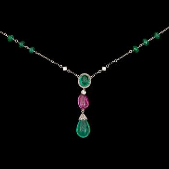 893. An onyx, emerald, 0.30 ct diamond and 4.65 ct untreated ruby necklace.
