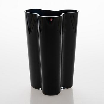 Alvar Aalto,  maljakko, merkitty Iittala.
