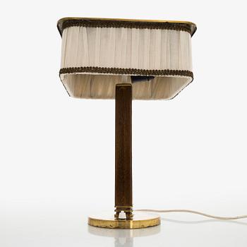 Paavo Tynell, bordslampa, modell 5066, Taito Oy, 1900-talets mitt.