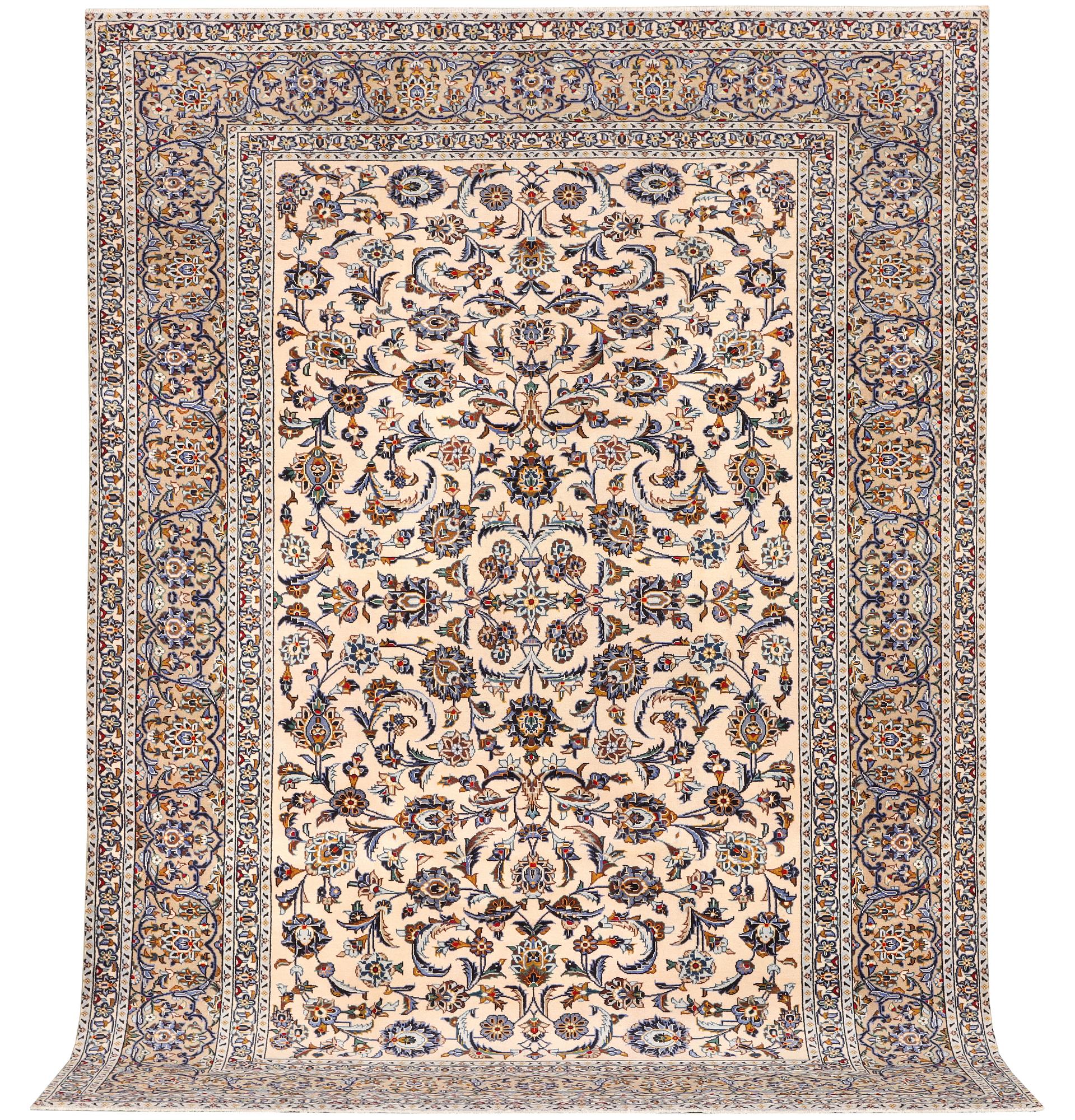 A Keshan carpet, c. 333 x 233 cm.