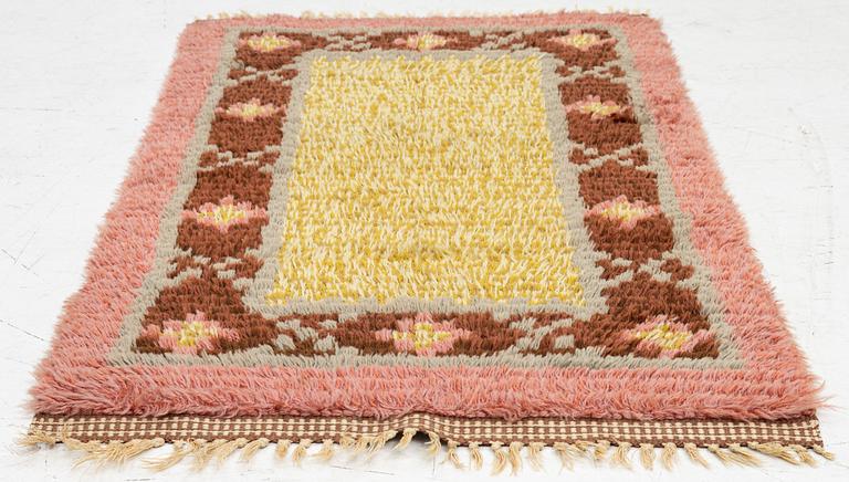 A knotte pile rya, Sweden, 1940s, c. 99 x 59 cm.
