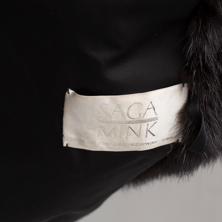 A mink fur coat from Saga Mink, Karl Lindblom, circa size M.