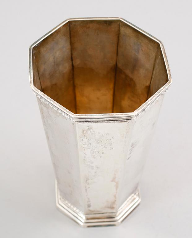 VAS, silver, GAB, Stockholm 1943. Vikt ca 746 gram.