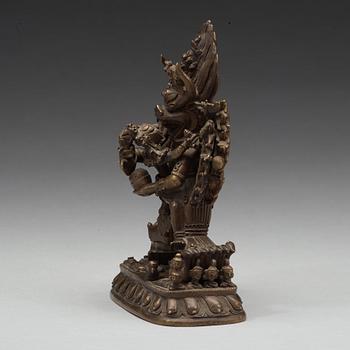 A bronze figure of Yamantaka, Tibet, tidigt 1900-tal.