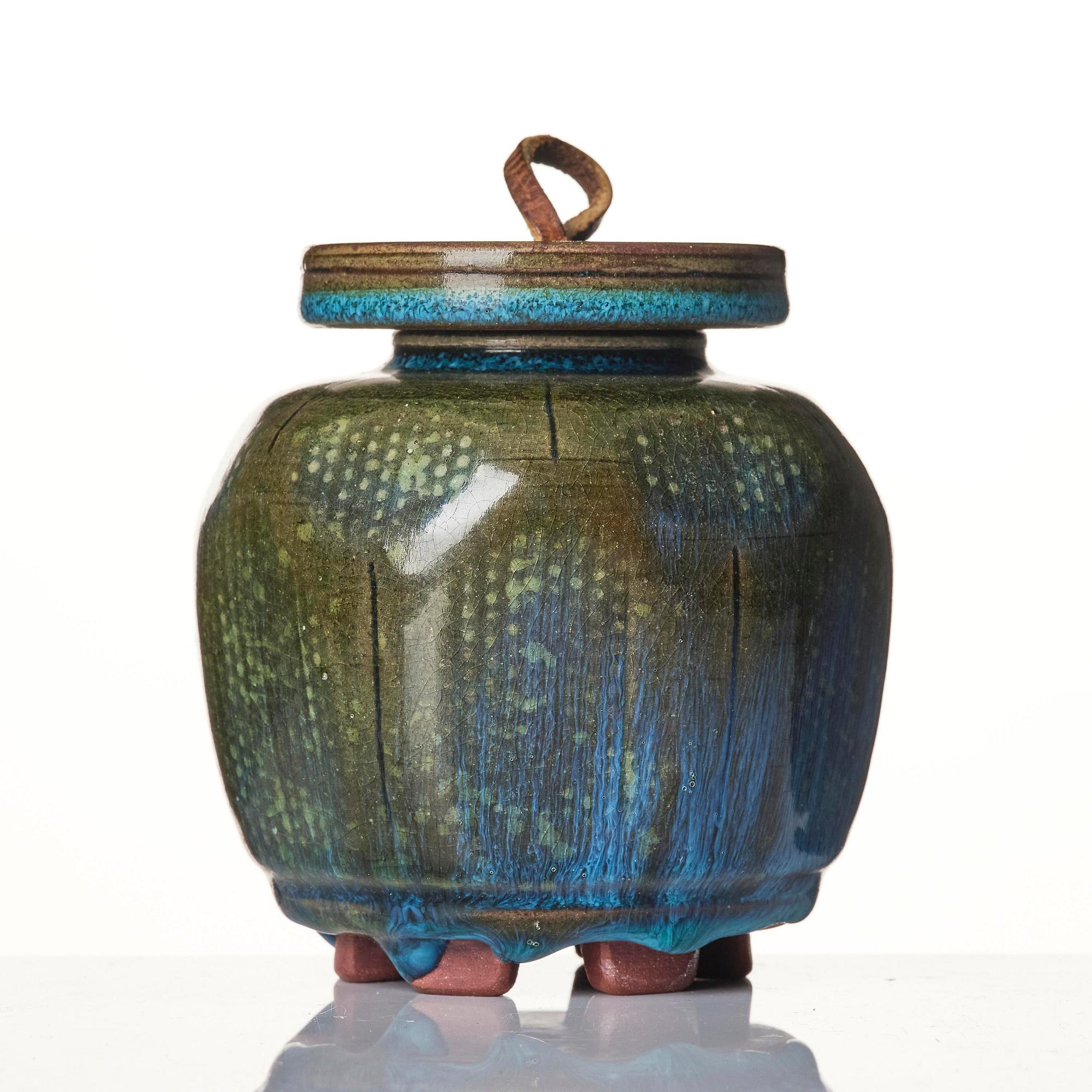 Wilhelm Kåge, a Farsta stoneware lidded jar, Gustavsberg Studio 1950s.