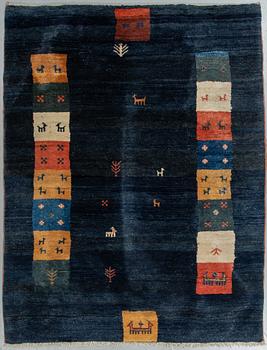 A carpet, oriental, ca 284 x 180 cm.