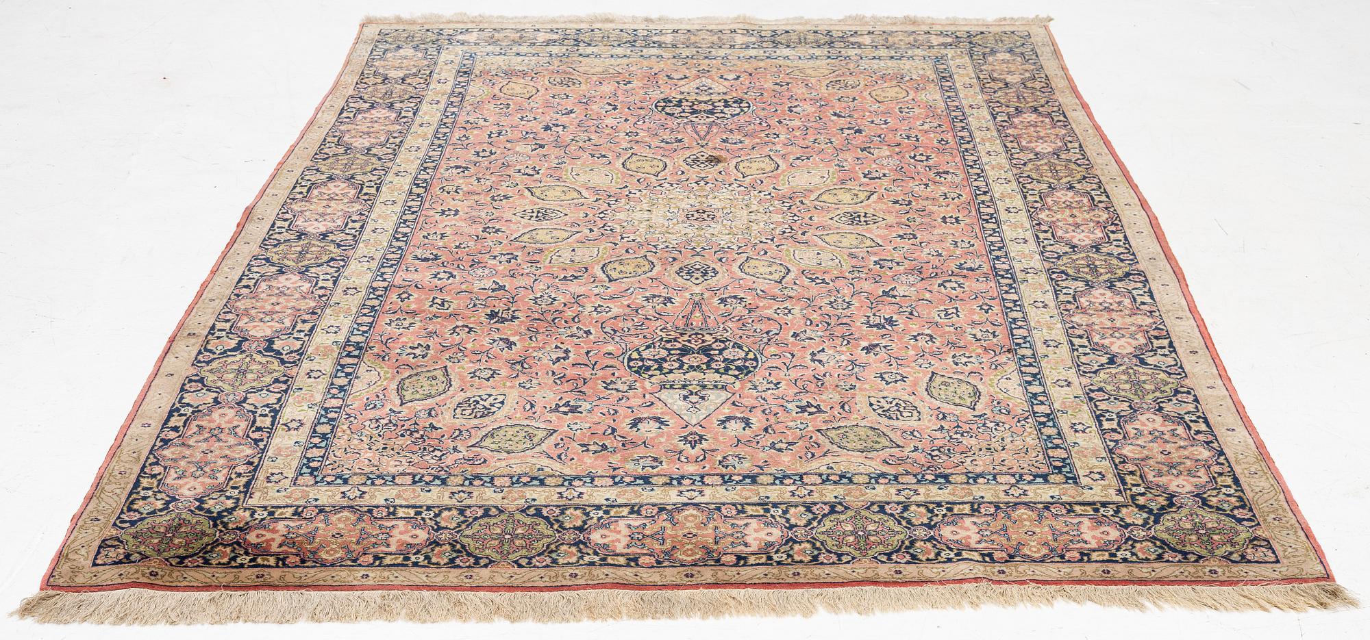 Matta, Täbriz, ca 285 x 125 cm.