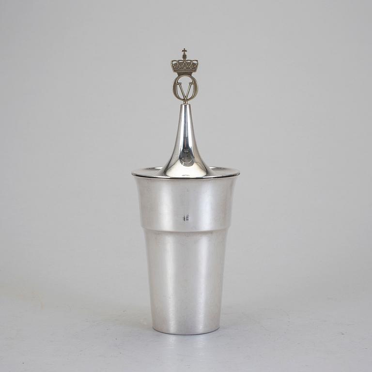 POKAL MED LOCK, silver, David Andersen. Vikt ca 493 gram.