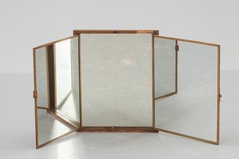 SPEGEL, 1800-talets andra hälft. Märkt; "BREVETE SDGD LB patented 1876".