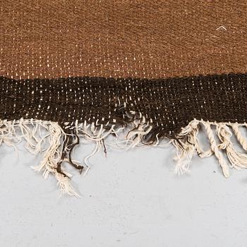 A 1930s Finnish flat weave carpet. Circa 275 x 190 cm.