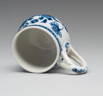 CREMEKOPPAR med LOCK, sex stycken, kompaniporslin. Qing dynastin, Qianlong (1736-95).