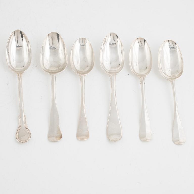 Skedar, 11 st, silver, bl.a. Gottfried Dubois, Stockholm 1743.