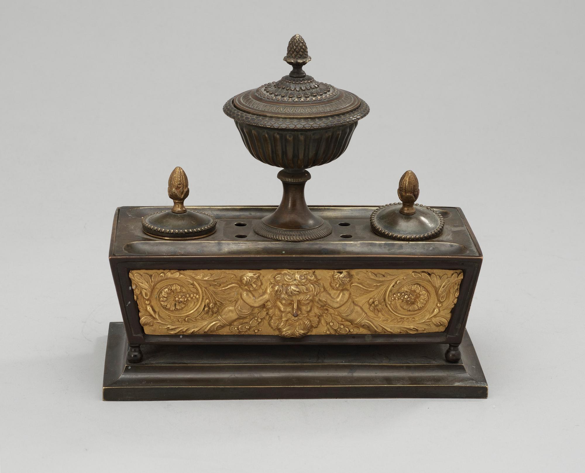 SKRIVSTÄLL, brons, empirestil, 1800-tal.