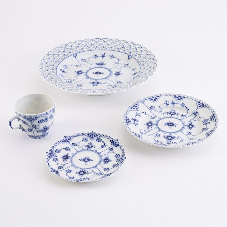 Royal Copenhagen, a 17-piece 'Musselmalet' porcelain service, Royal Copenhagen, Denmark.